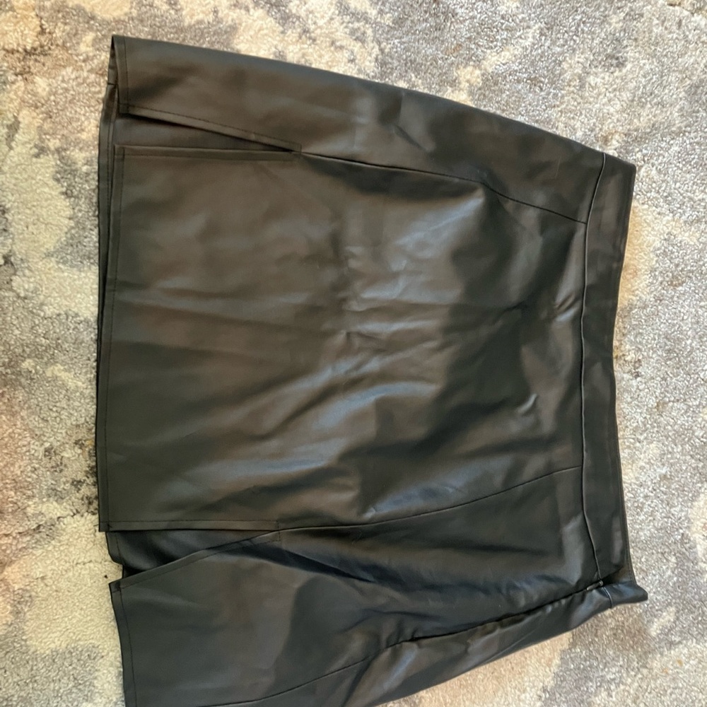 Misguided Leather mini skirt